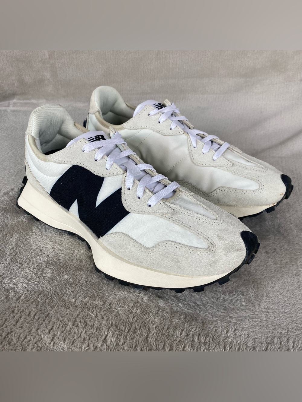 New Balance 327 WS327FE Womens Size 9 Sea Salt White Black Running Shoes